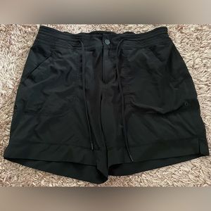 Athleta Womens Black Trekkie Outdoor Shorts Size 14.